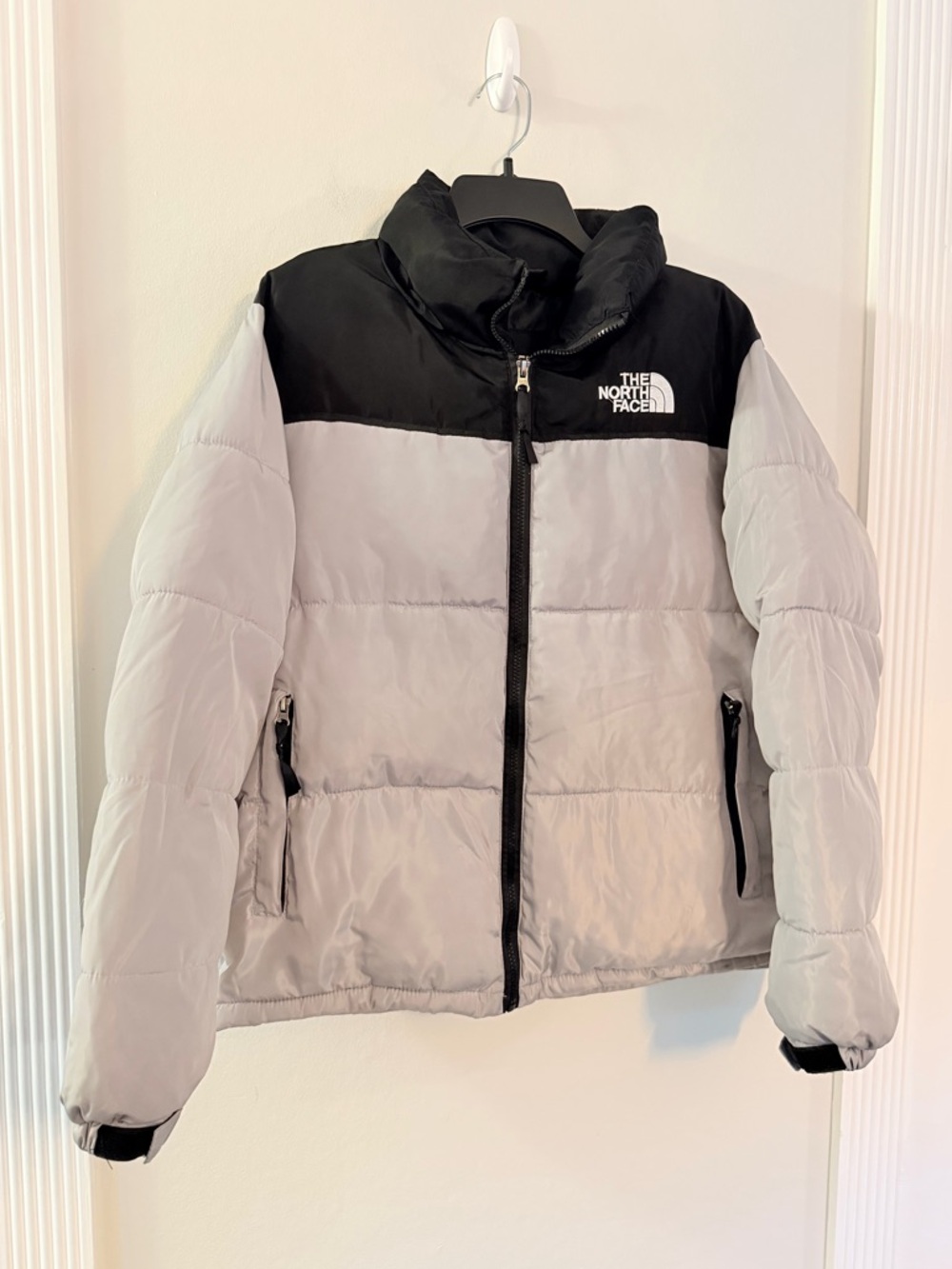 The North Face Women’s Large Puffer Jacket Gray Black Colorblock Full Zip